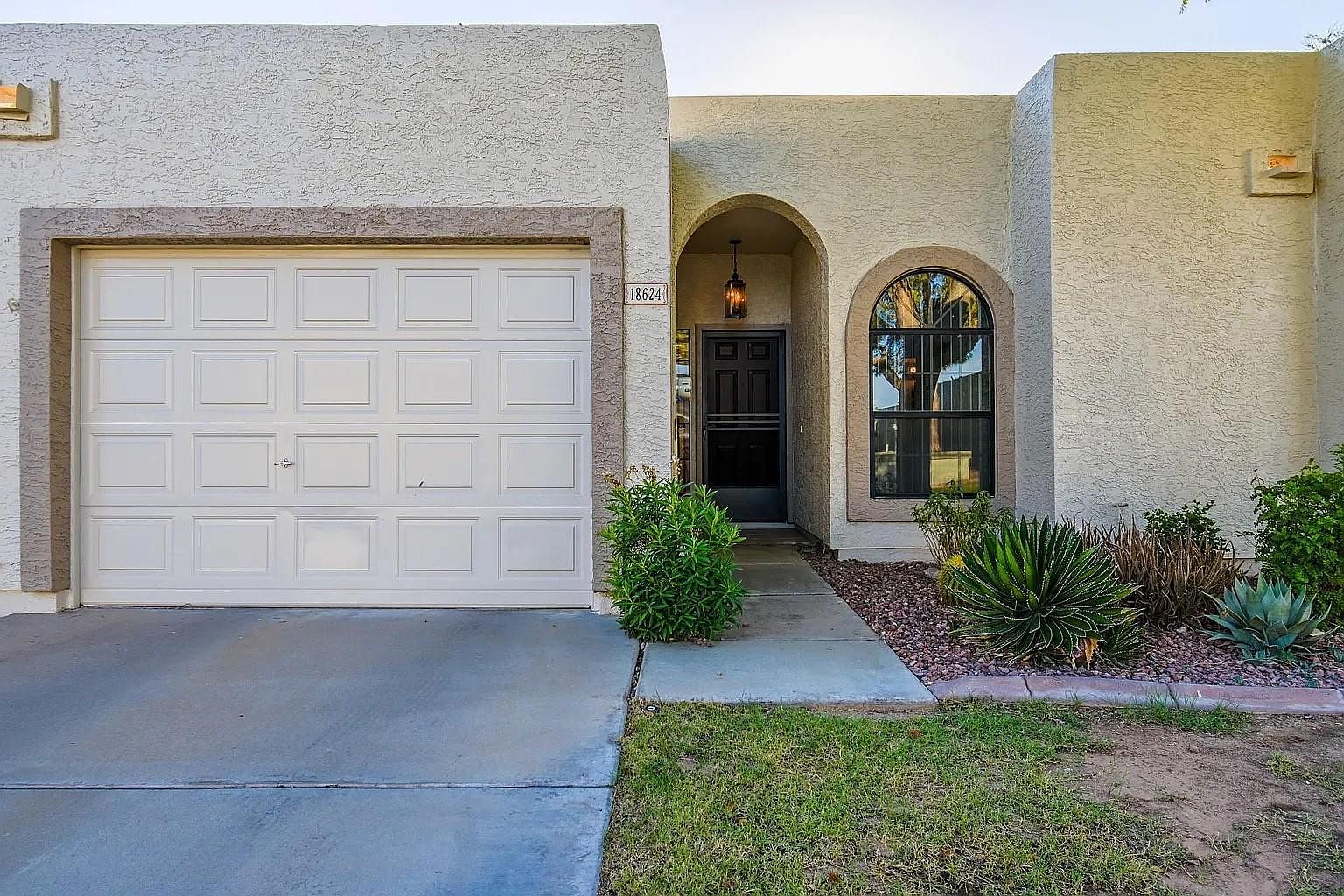 18624 N 93rd Ave Peoria, AZ 85382 photo 3