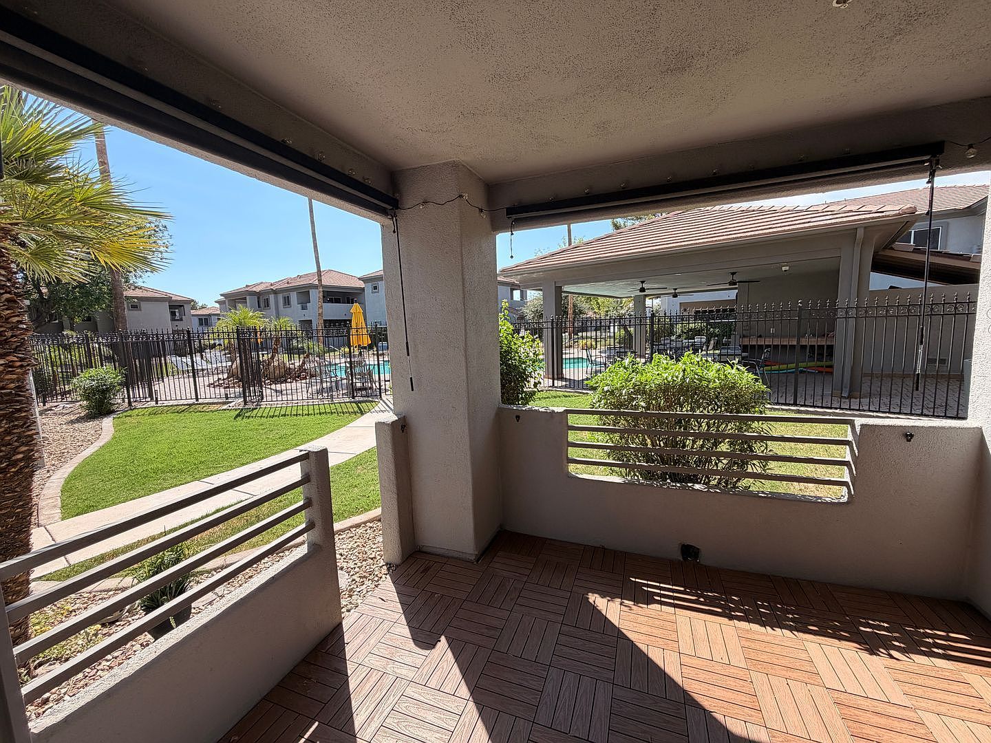 7401 W Arrowhead Clubhouse Dr Glendale, AZ 85308 photo 5