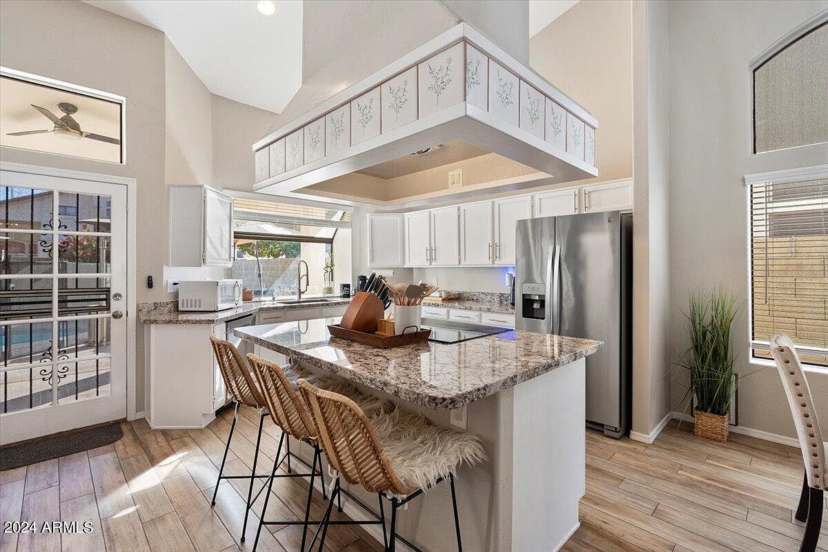 5559 W Aster Dr photo 4