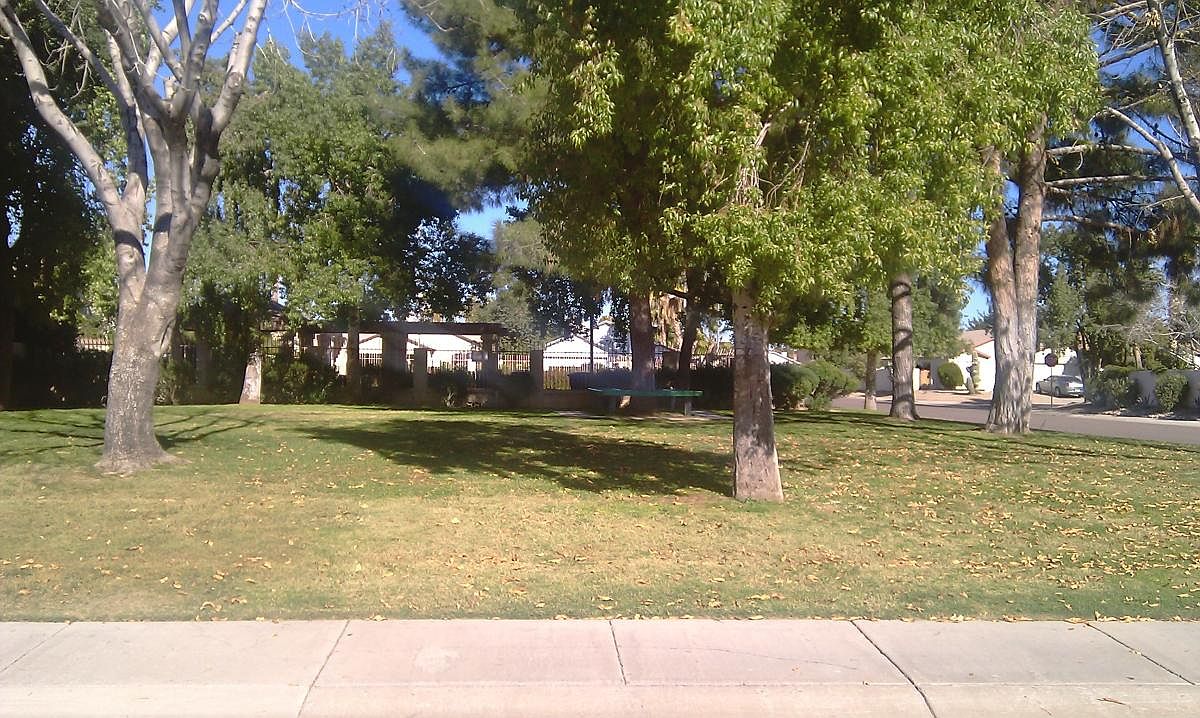 8869 W Greenbrian Dr photo 3