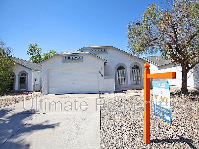 8832 W Saint John Rd photo 2