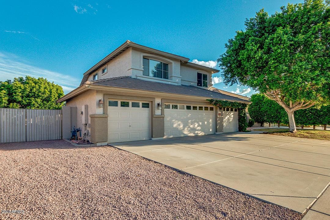 7057 W Greenbriar Dr photo 5