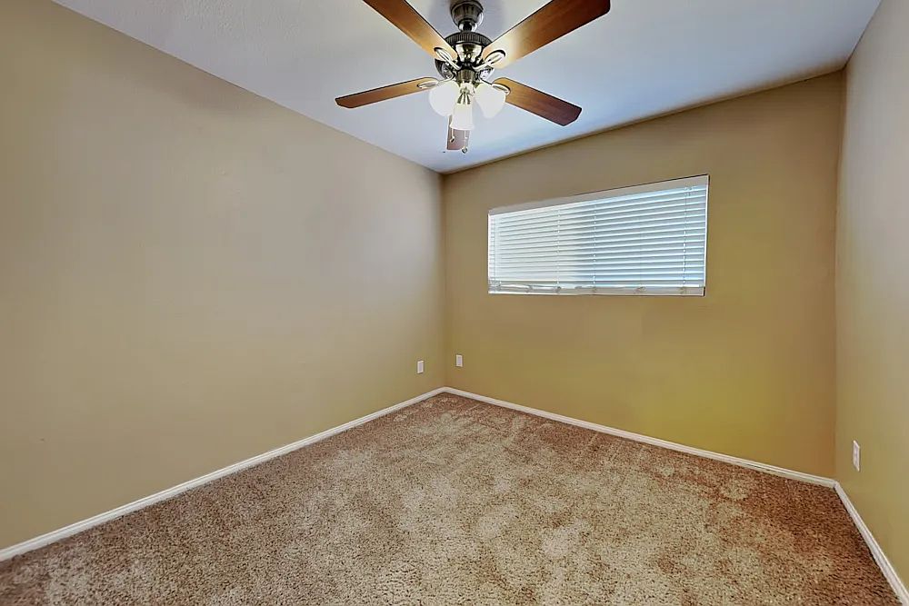 5209 W Sandra Ter photo 2