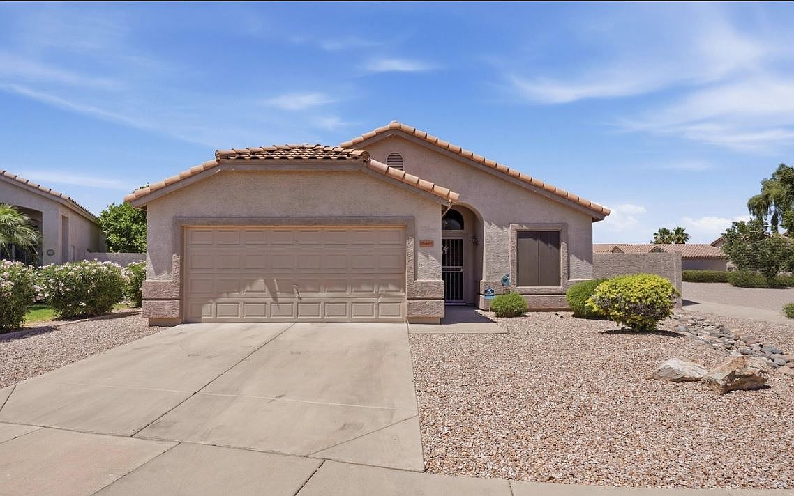 16492 N 69th Dr photo 2
