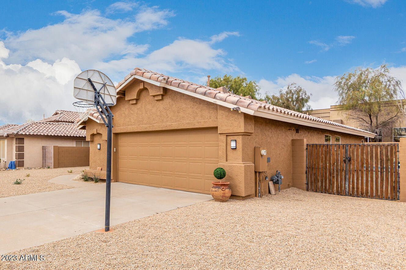 8820 W KINGS Avenue photo 5