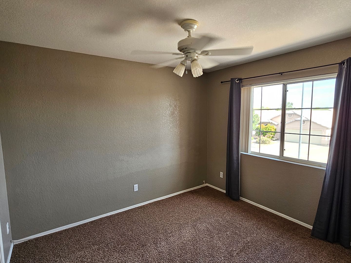 Spacious 3bd home in peoria photo 3