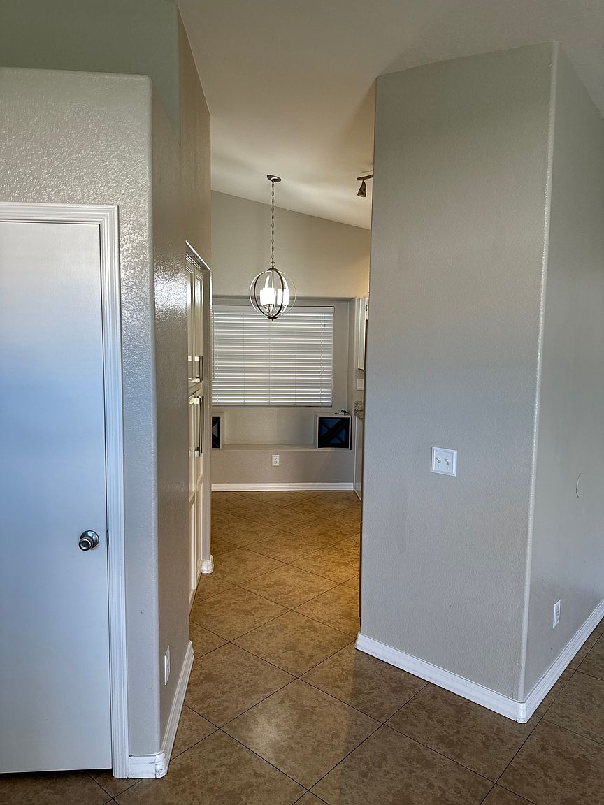8914 W Port Au Prince Ln photo 5