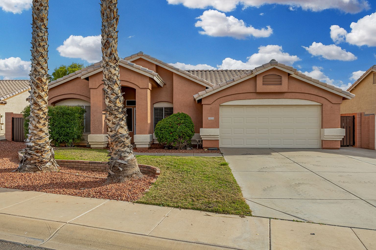 15221 N 87th Dr Peoria, AZ 85381 photo 2