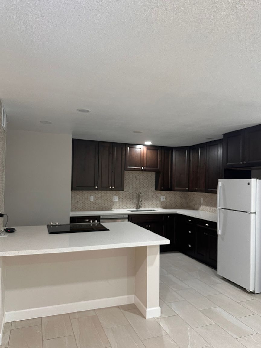 10021 W Coggins Dr photo 4