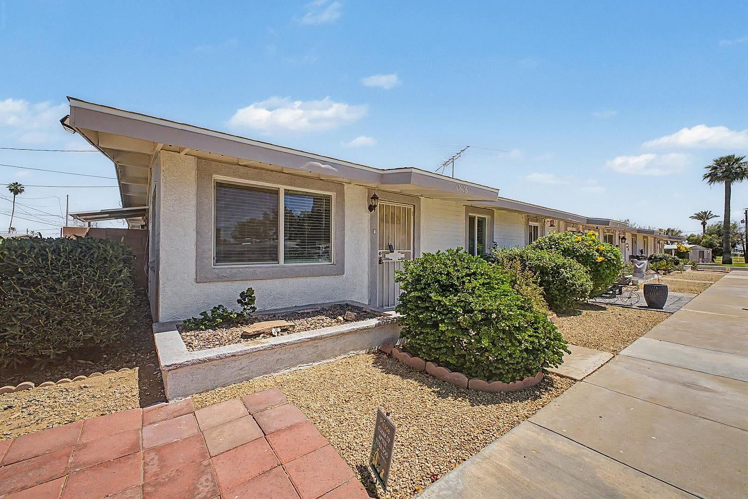 10606 W Oakmont Dr Sun City, AZ 85351 photo 2