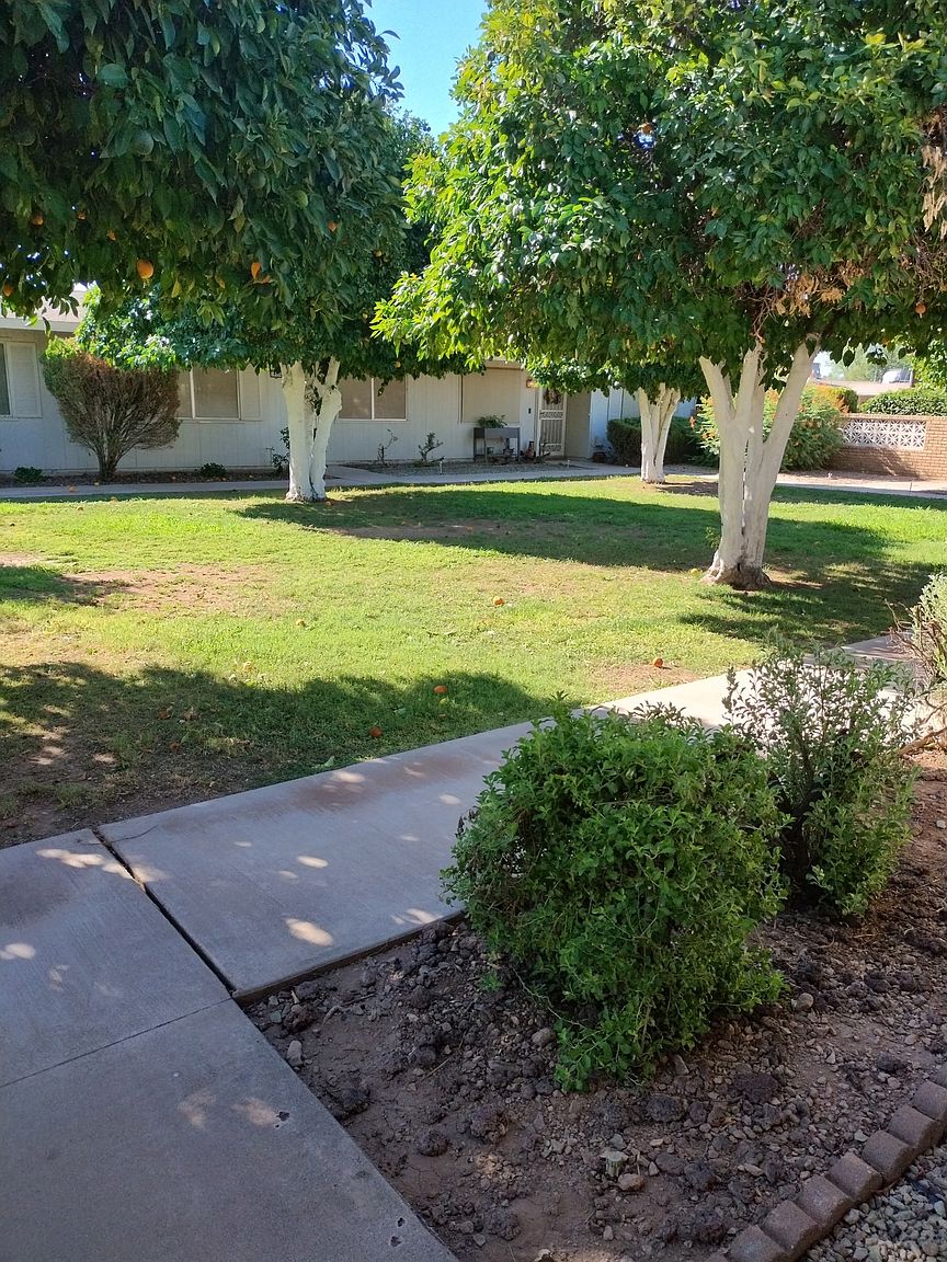 10620 W Coggins Dr photo 2