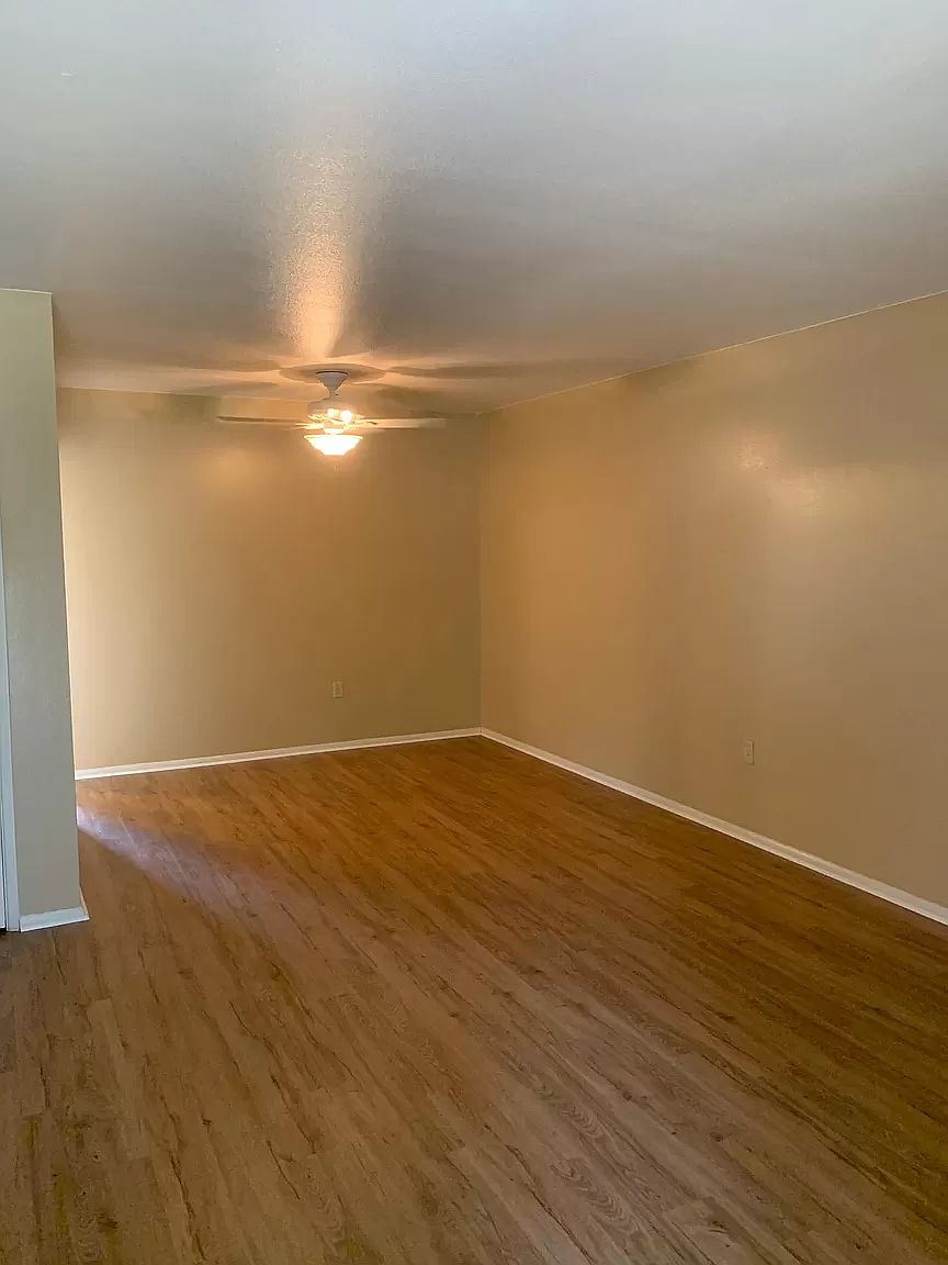 10620 W Coggins Dr photo 4