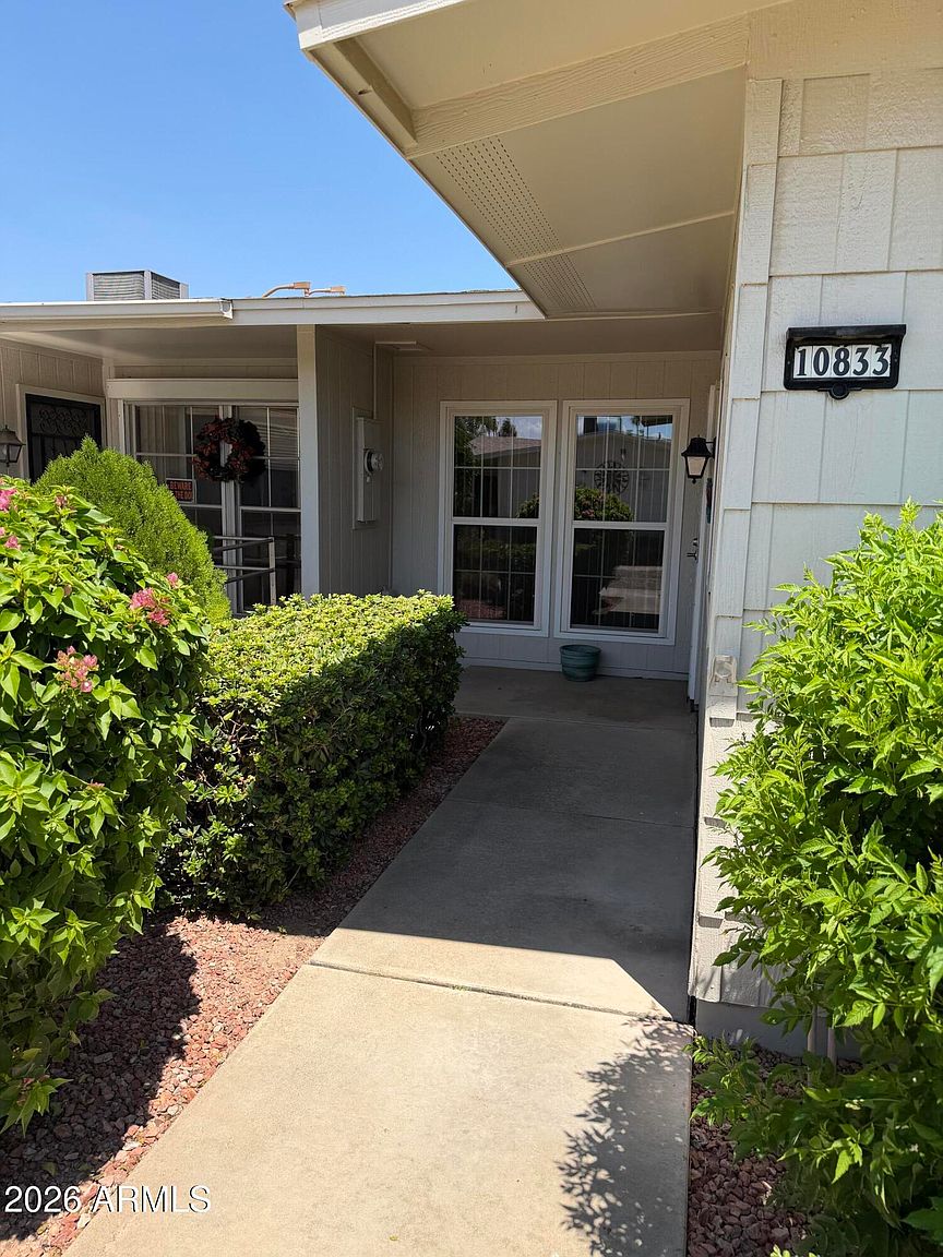 10833 W Santa Fe Dr Sun City, AZ 85351 photo 2