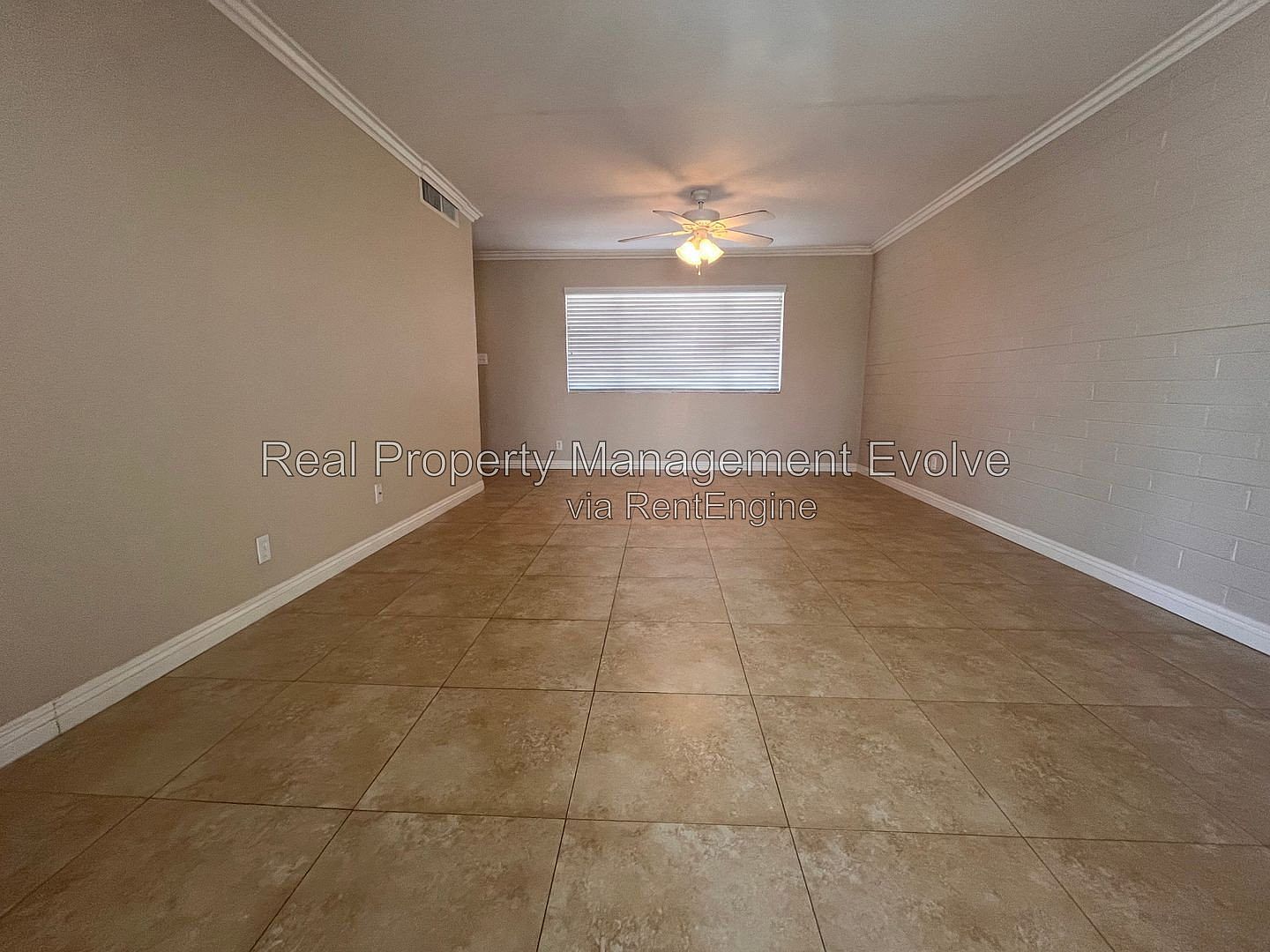 12076 N Pebble Beach Dr Sun City, AZ 85351 photo 4