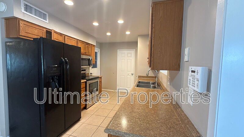 10814 W Saratoga Cir photo 4