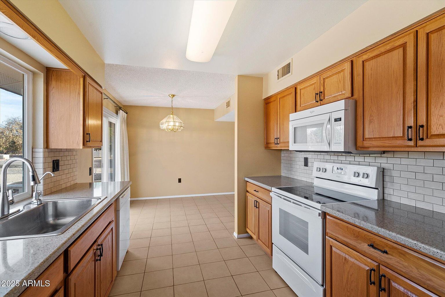 10528 W Tumblewood Dr Sun City, AZ 85351 photo 4