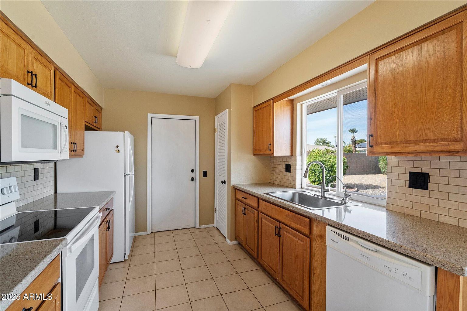 10528 W Tumblewood Dr Sun City, AZ 85351 photo 5