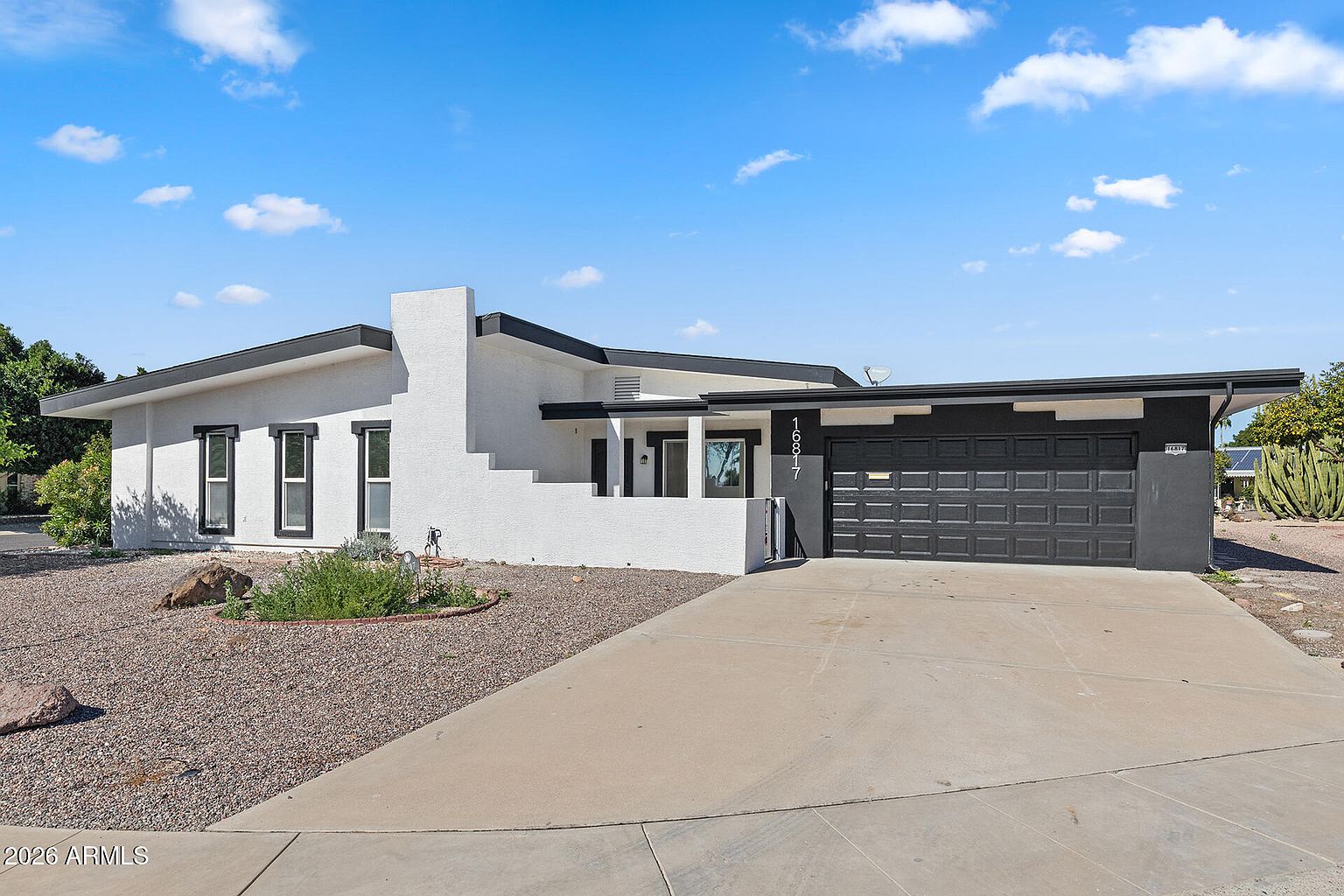 16817 N Meadow Park Dr Sun City, AZ 85351 photo 3