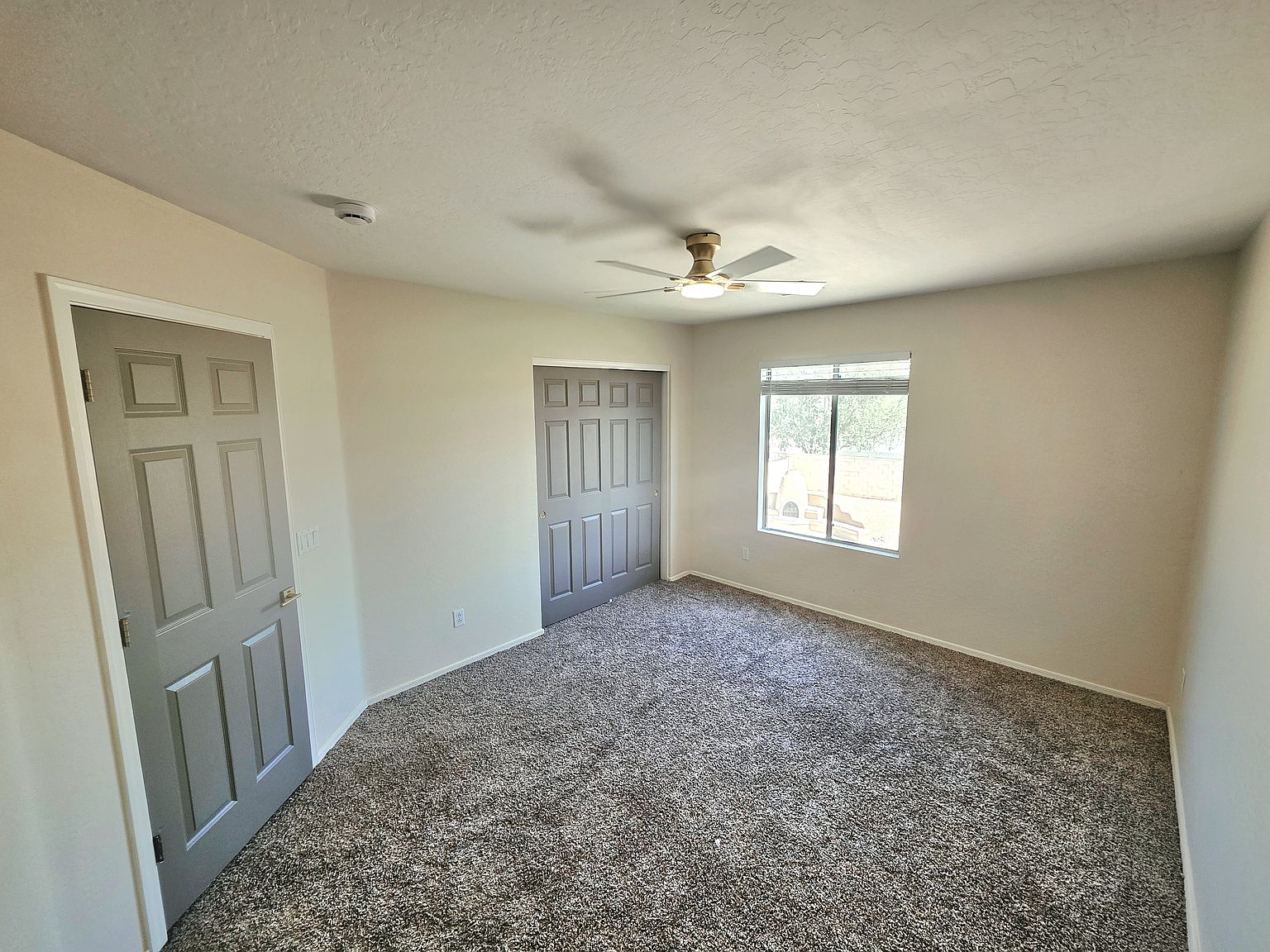 6782 W Rowel Rd photo 4
