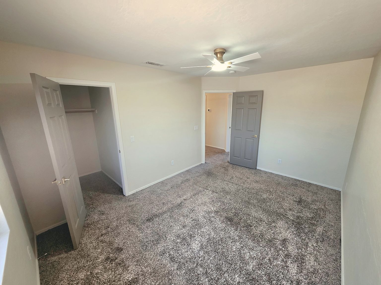 6782 W Rowel Rd photo 5