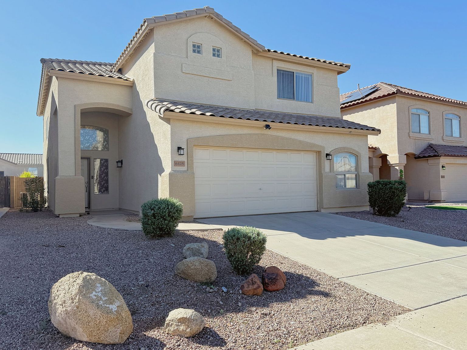 6425 W Desert Hollow Dr Phoenix, AZ 85083 photo 2