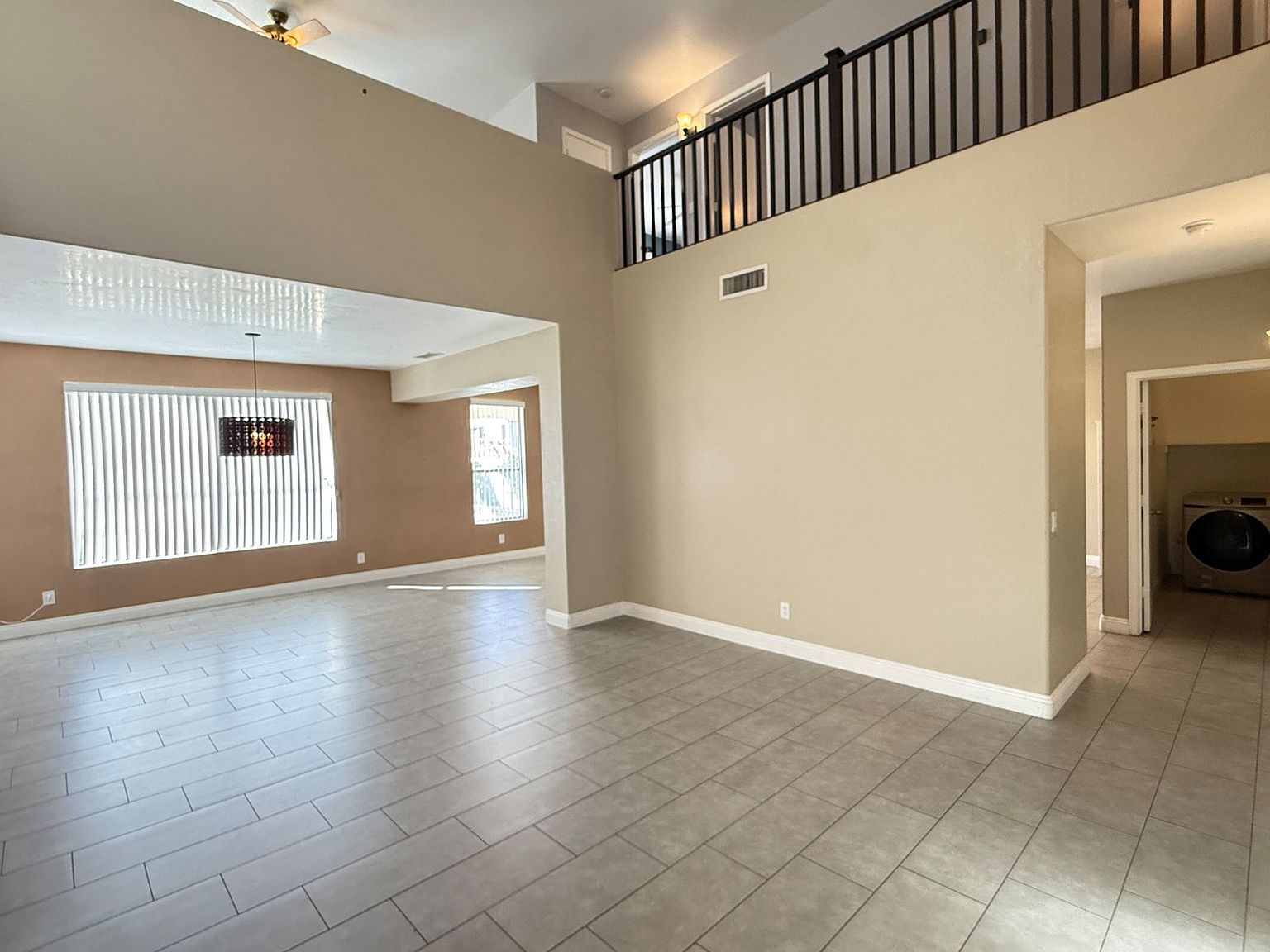 6425 W Desert Hollow Dr Phoenix, AZ 85083 photo 4