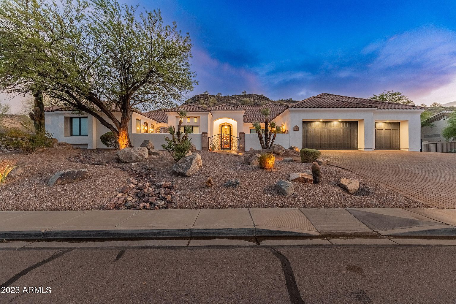5529 W Pinnacle Hill Dr Glendale, AZ 85310 photo 2