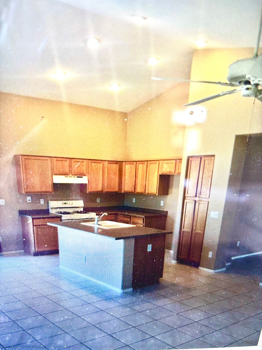 40716 N Columbia Trl photo 2