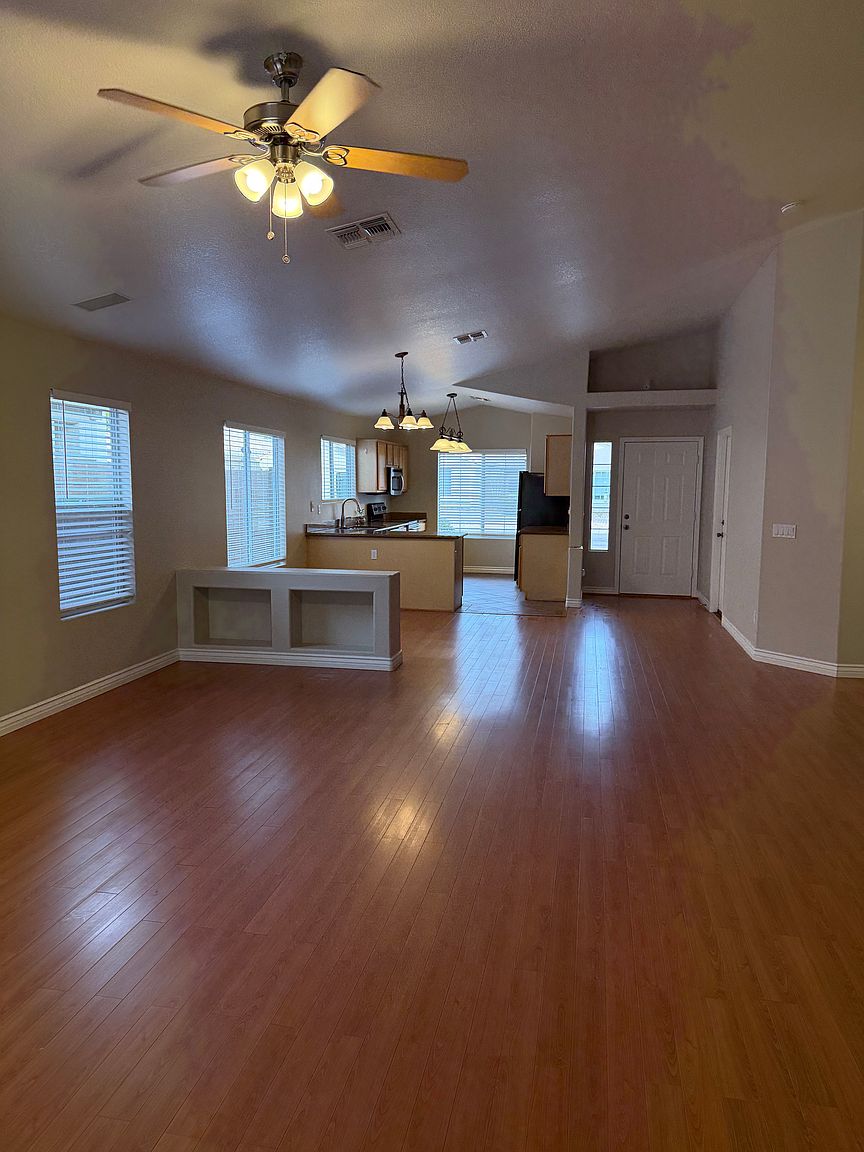 3528 W Fallen Leaf Ln photo 3
