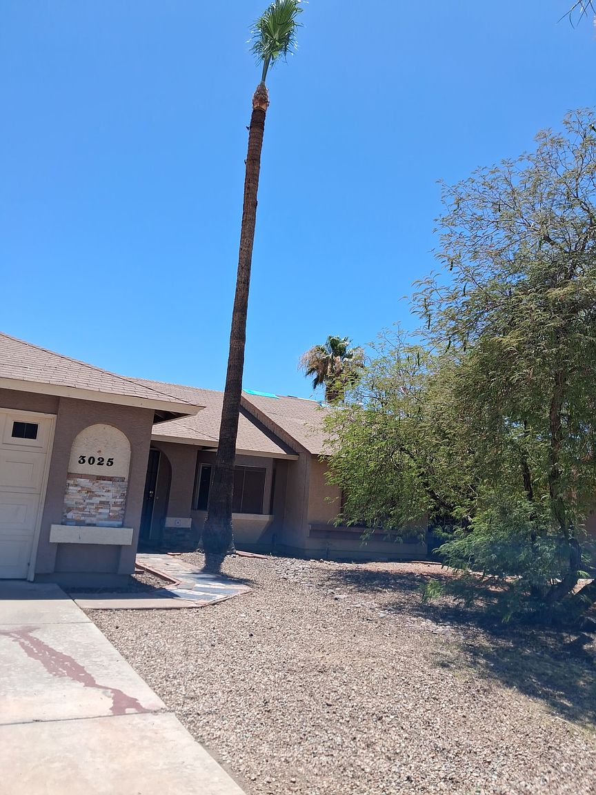 3025 W Irma Ln photo 2