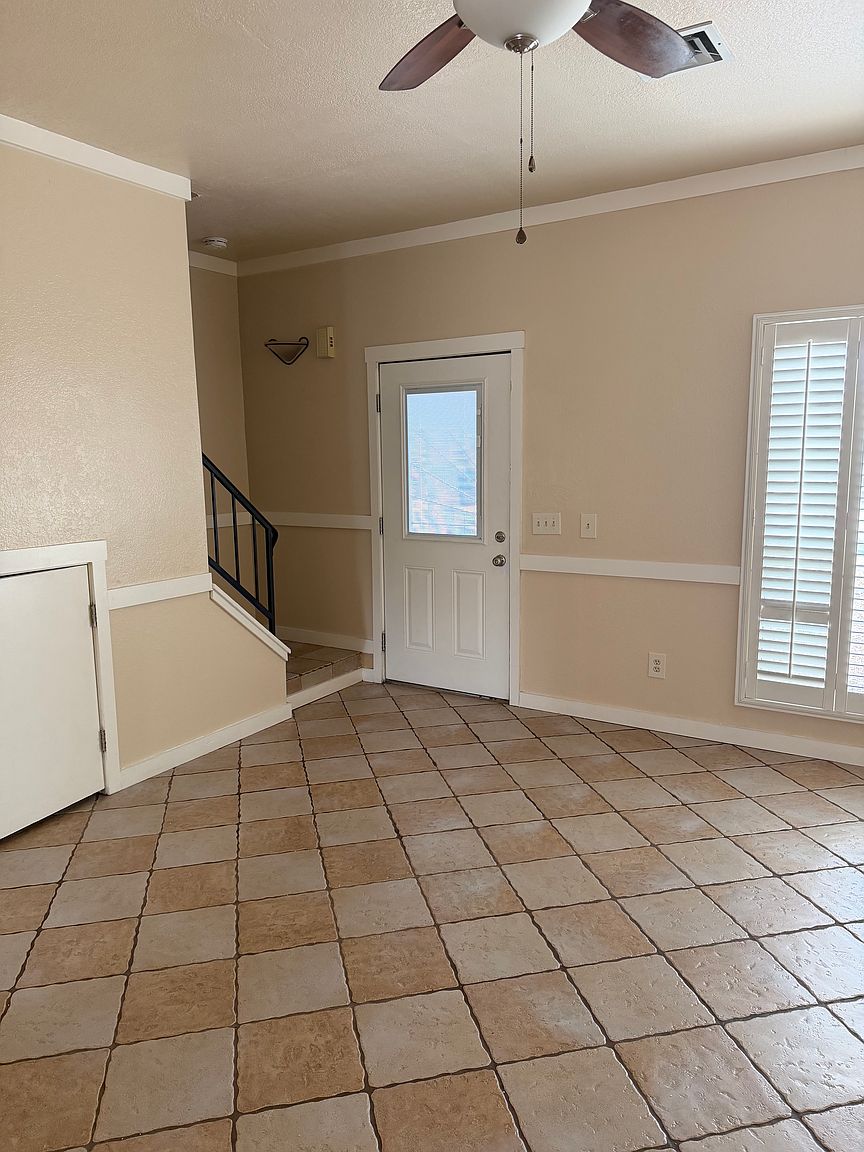 3431 W Kimberly Way photo 3