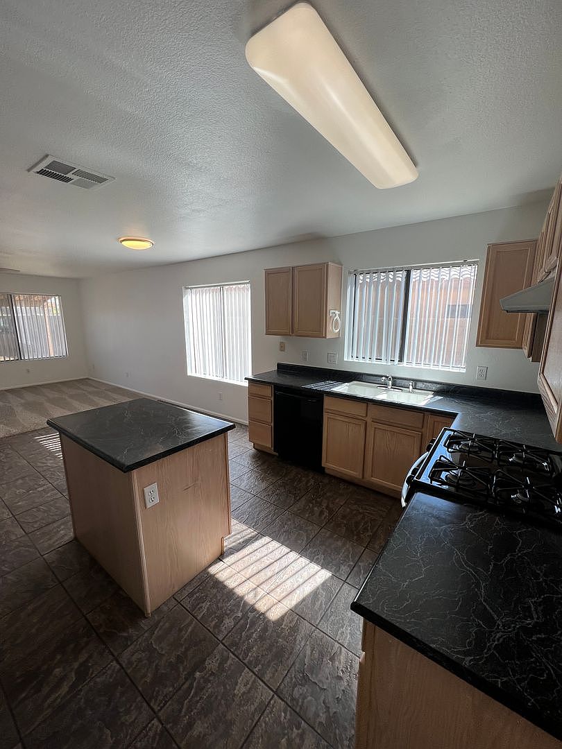 20401 N 37th Ave Glendale, AZ 85308 photo 3