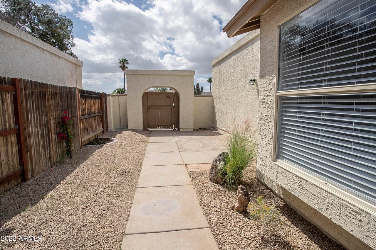 4802 W Menadota Dr photo 2