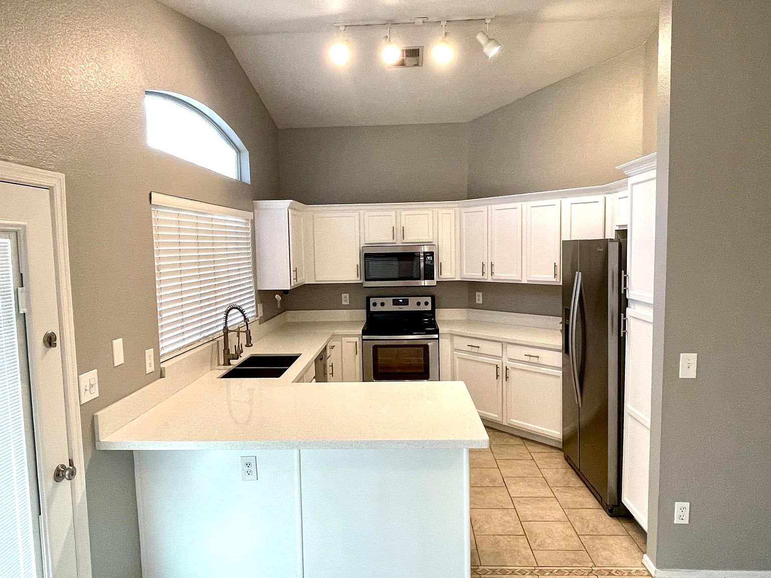 5007 W Oraibi Dr photo 3