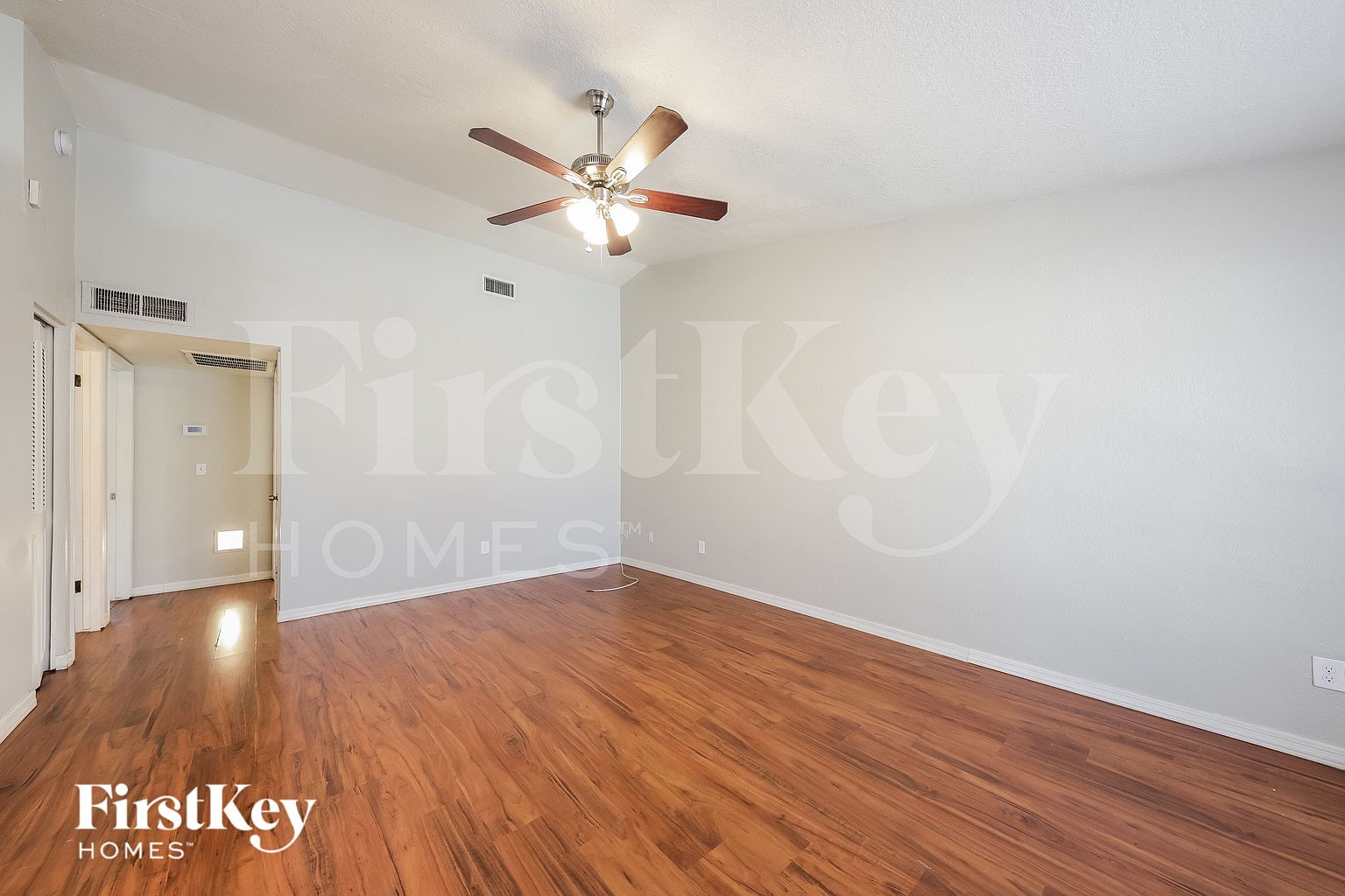 4745 W Morrow Dr photo 3