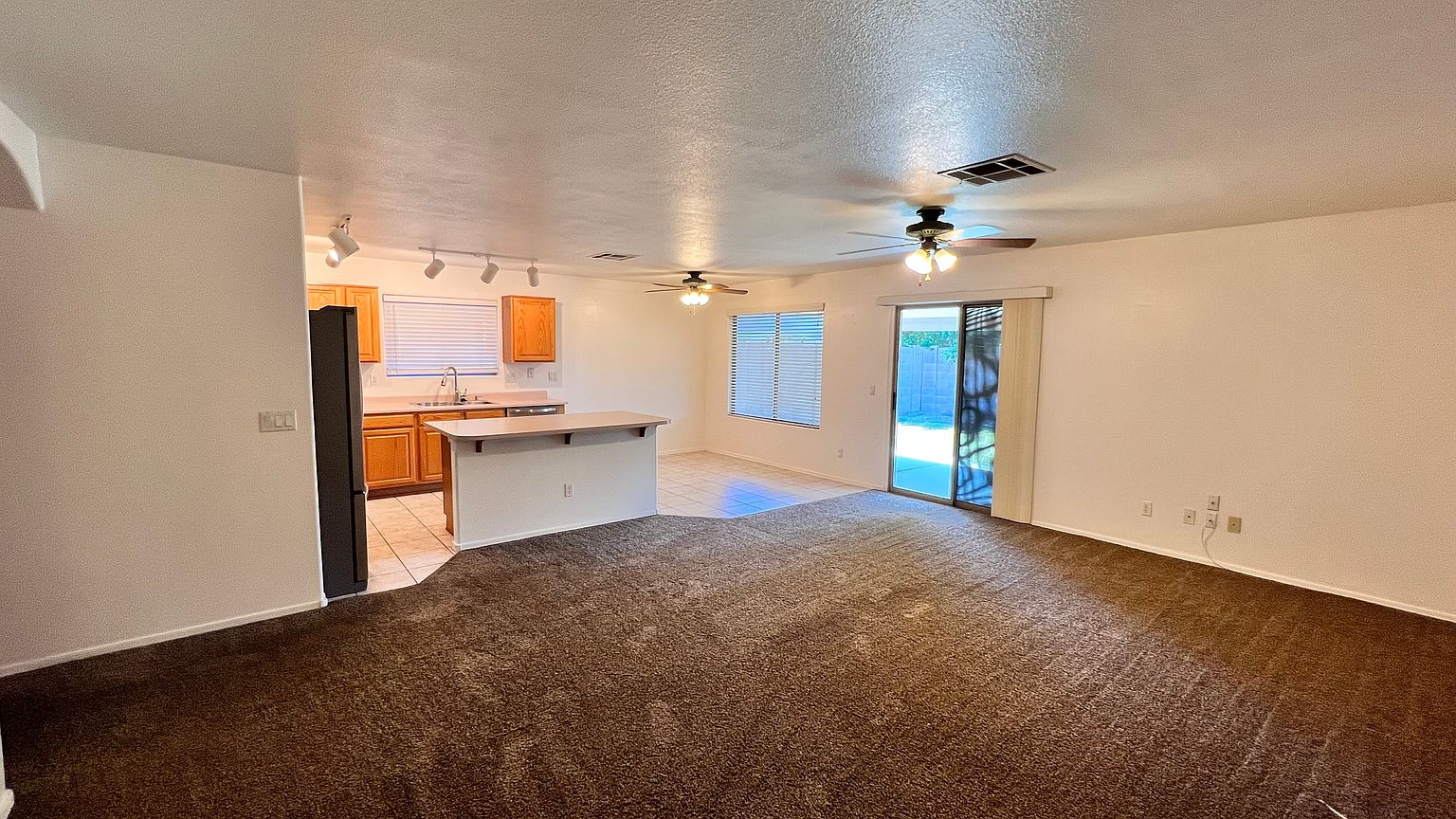3041 W Horsham Dr photo 4