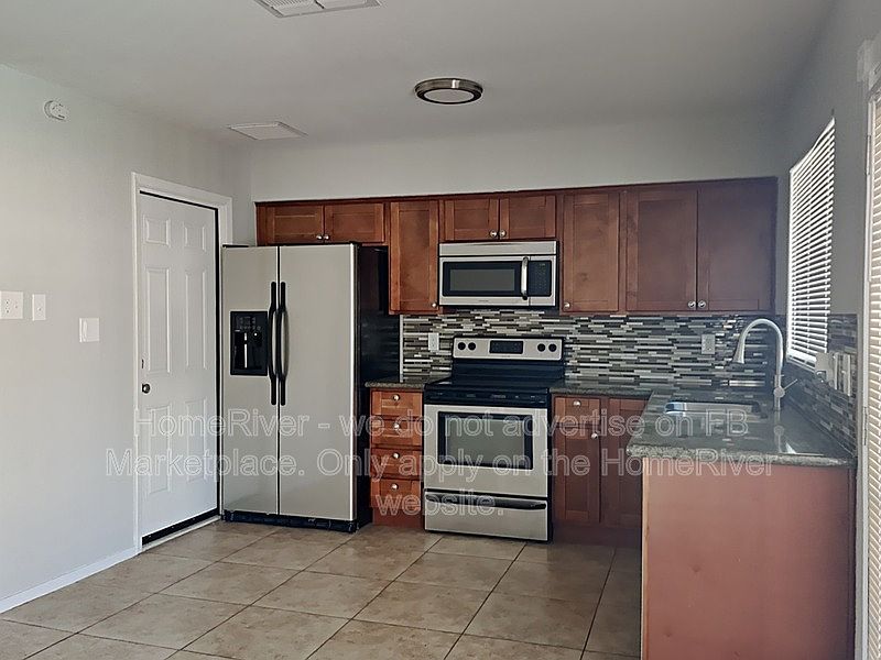 3214 W Michelle Dr photo 5
