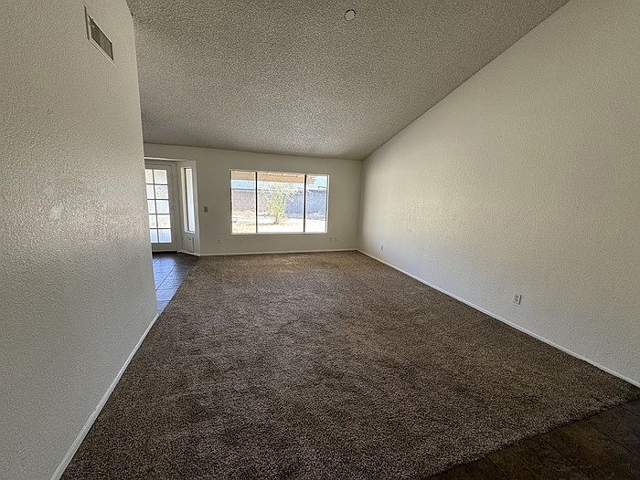 3227 W Helena Dr Phoenix, AZ 85053 photo 4