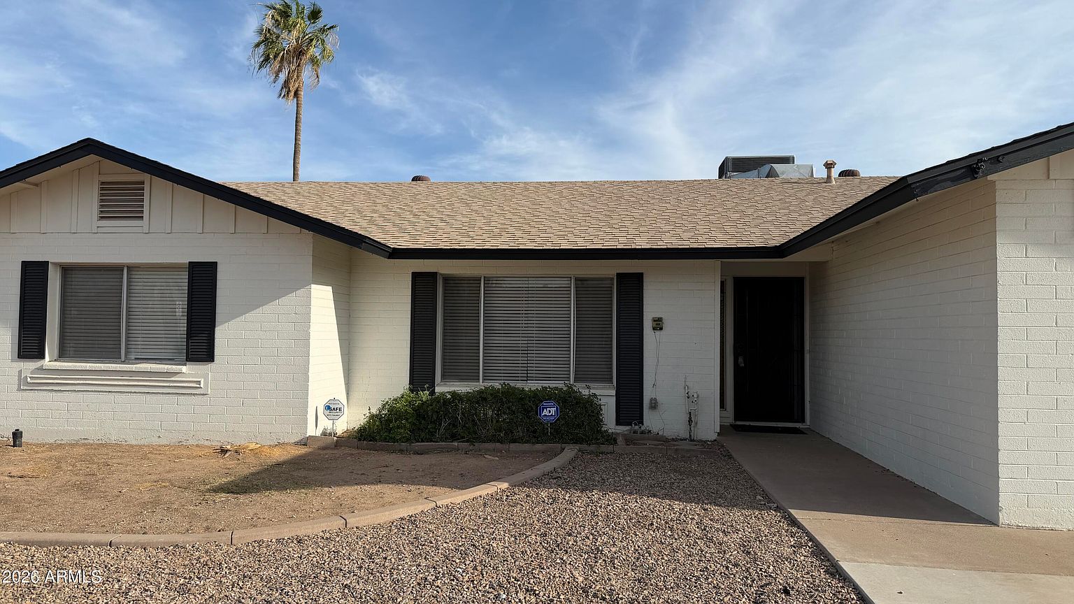 3431 W Acoma Dr Phoenix, AZ 85053 photo 4