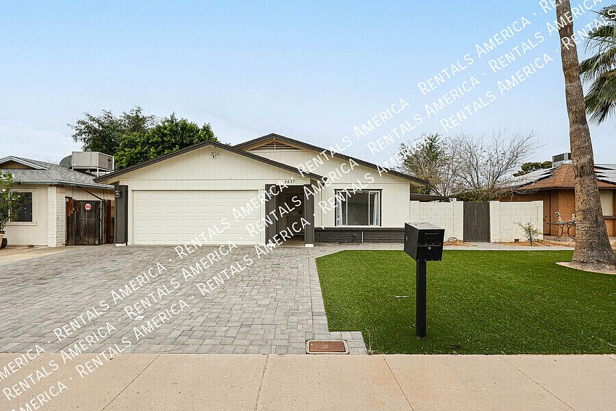 3837 W Acapulco Ln Phoenix, AZ 85053 photo 3
