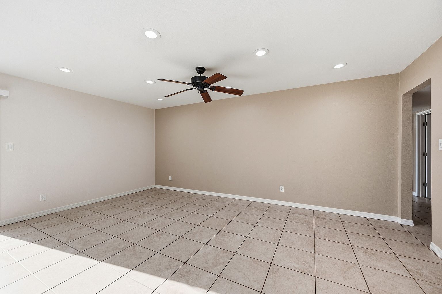 13820 N 39th Ln photo 5