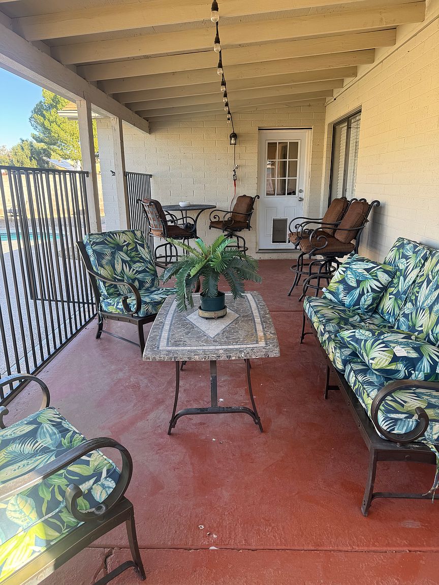 3834 W Carol Ann Way photo 5
