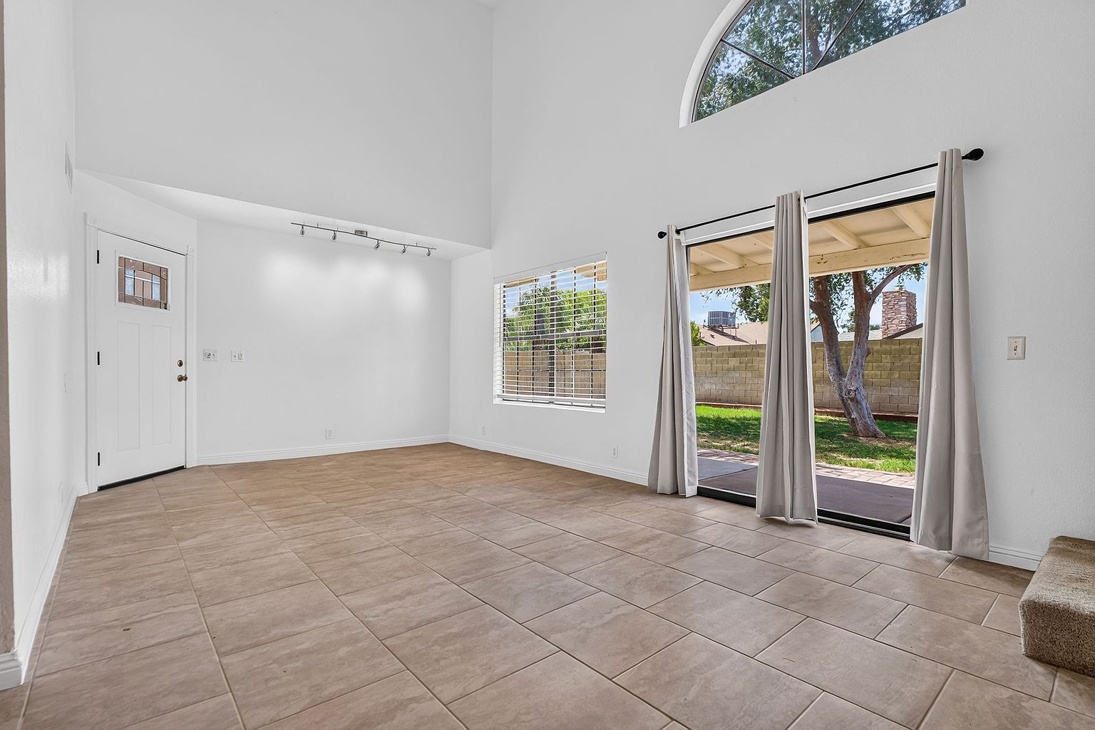 3713 W Tierra Buena Ln photo 5