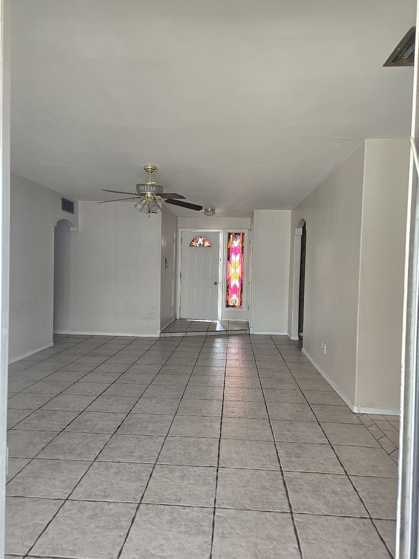 3614 W Charleston Ave photo 3