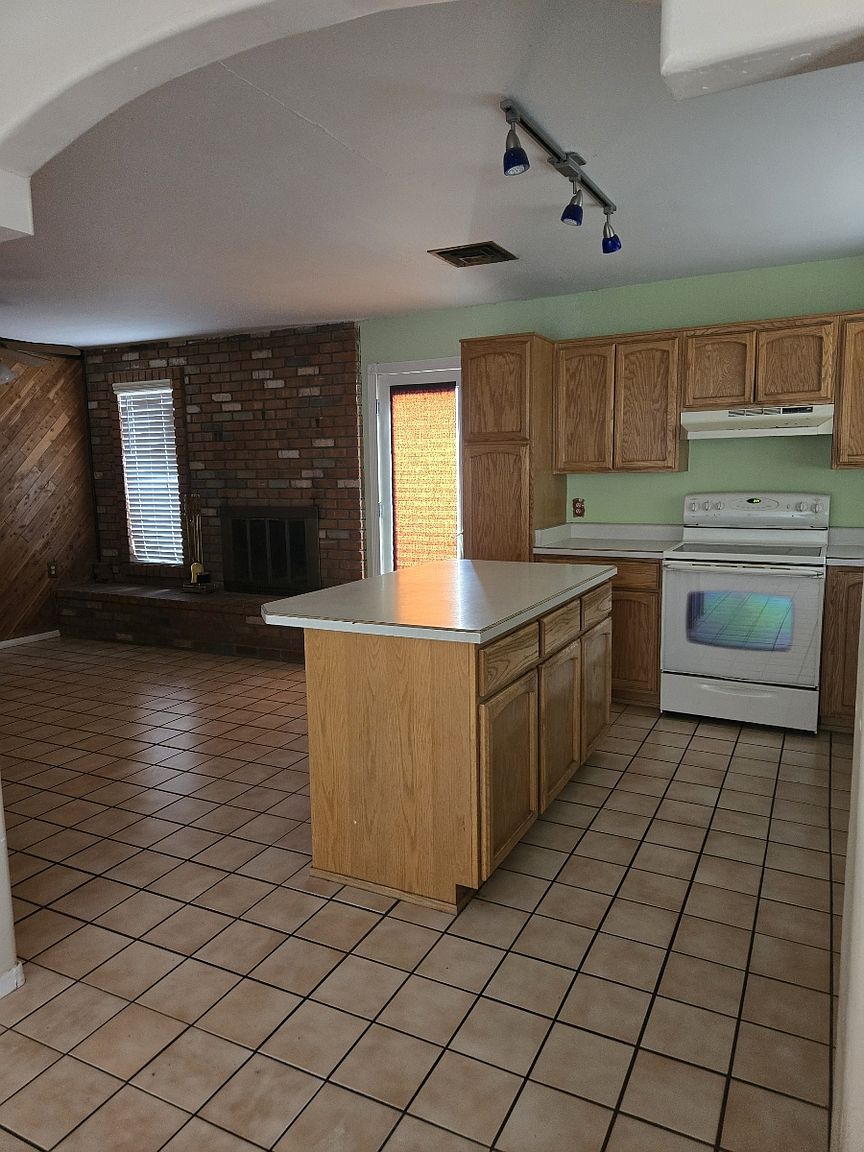 3614 W Charleston Ave photo 5