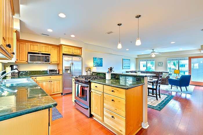 4682 Mission Blvd photo 3