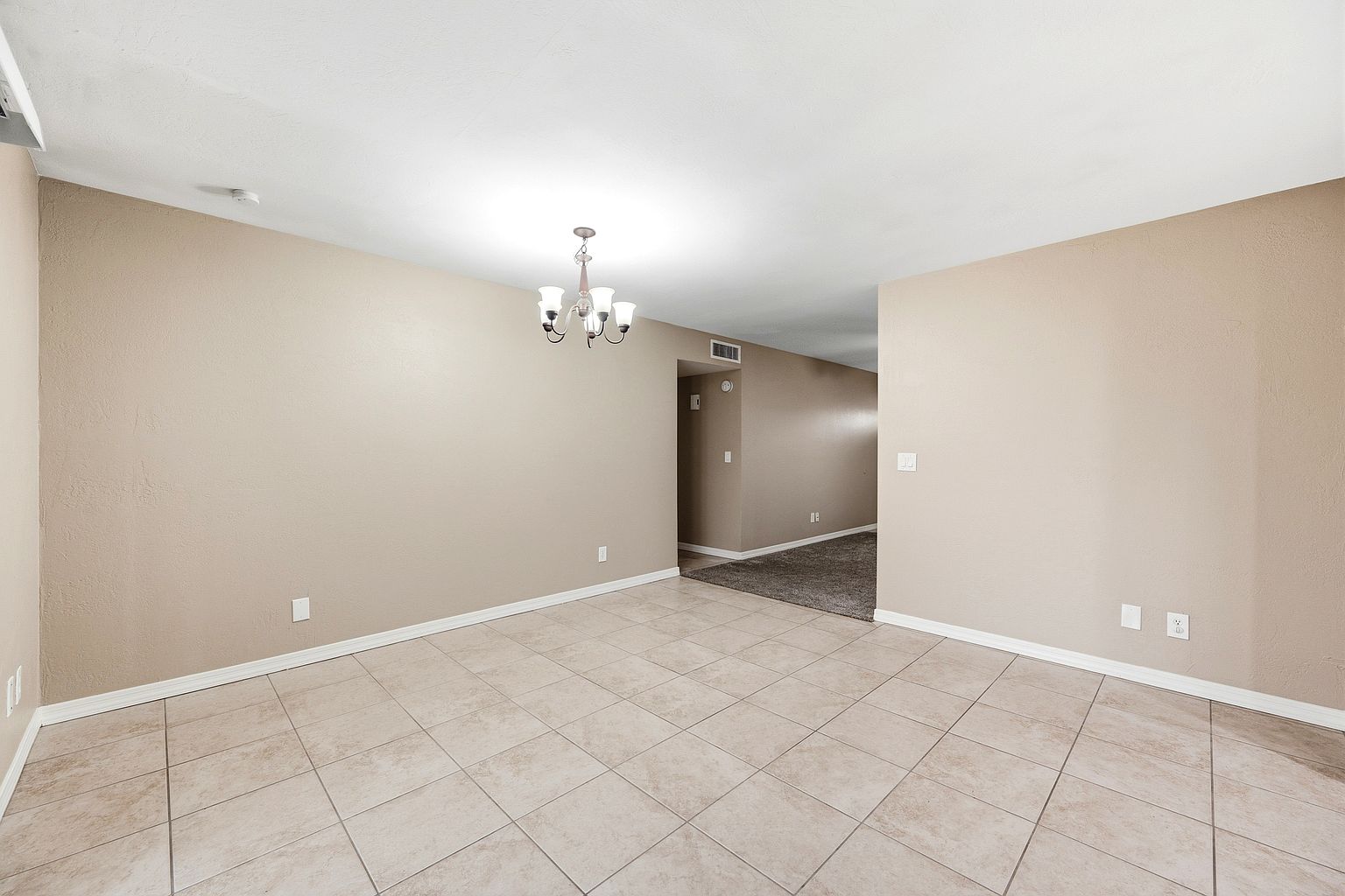 4726 W Wagoner Rd photo 4
