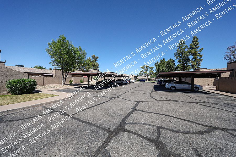 4555 W Continental Dr Glendale, AZ 85308 photo 3