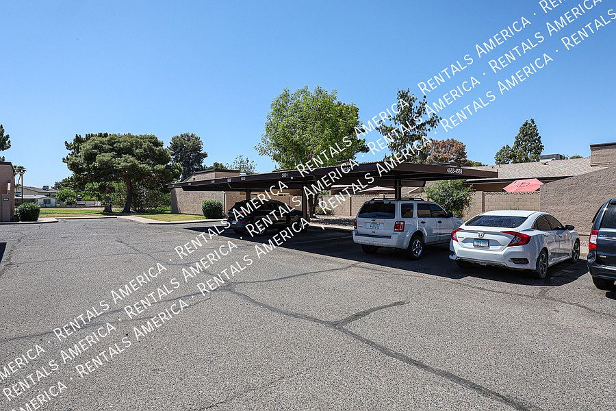 4555 W Continental Dr Glendale, AZ 85308 photo 5