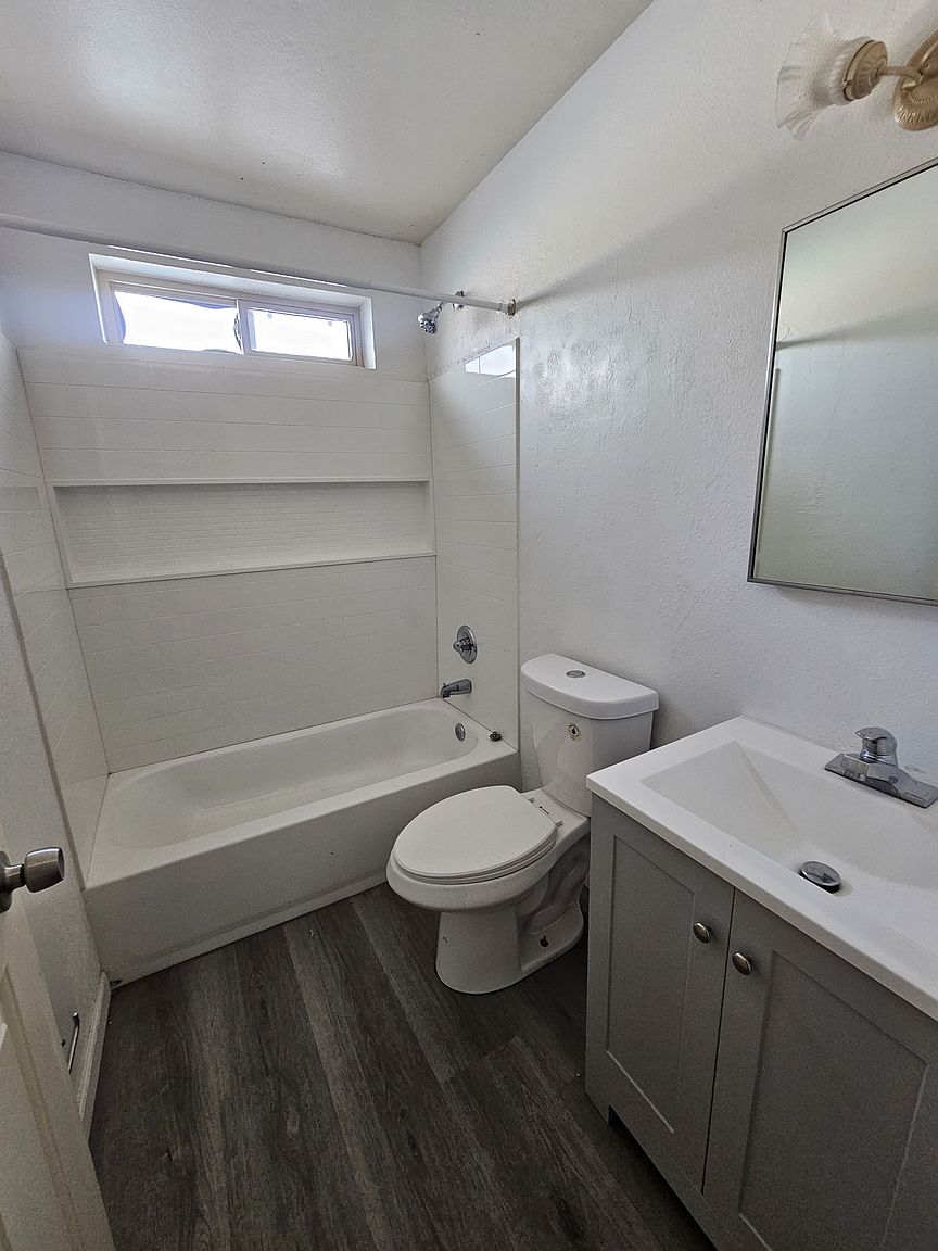 3135 W Acapulco Ln photo 2